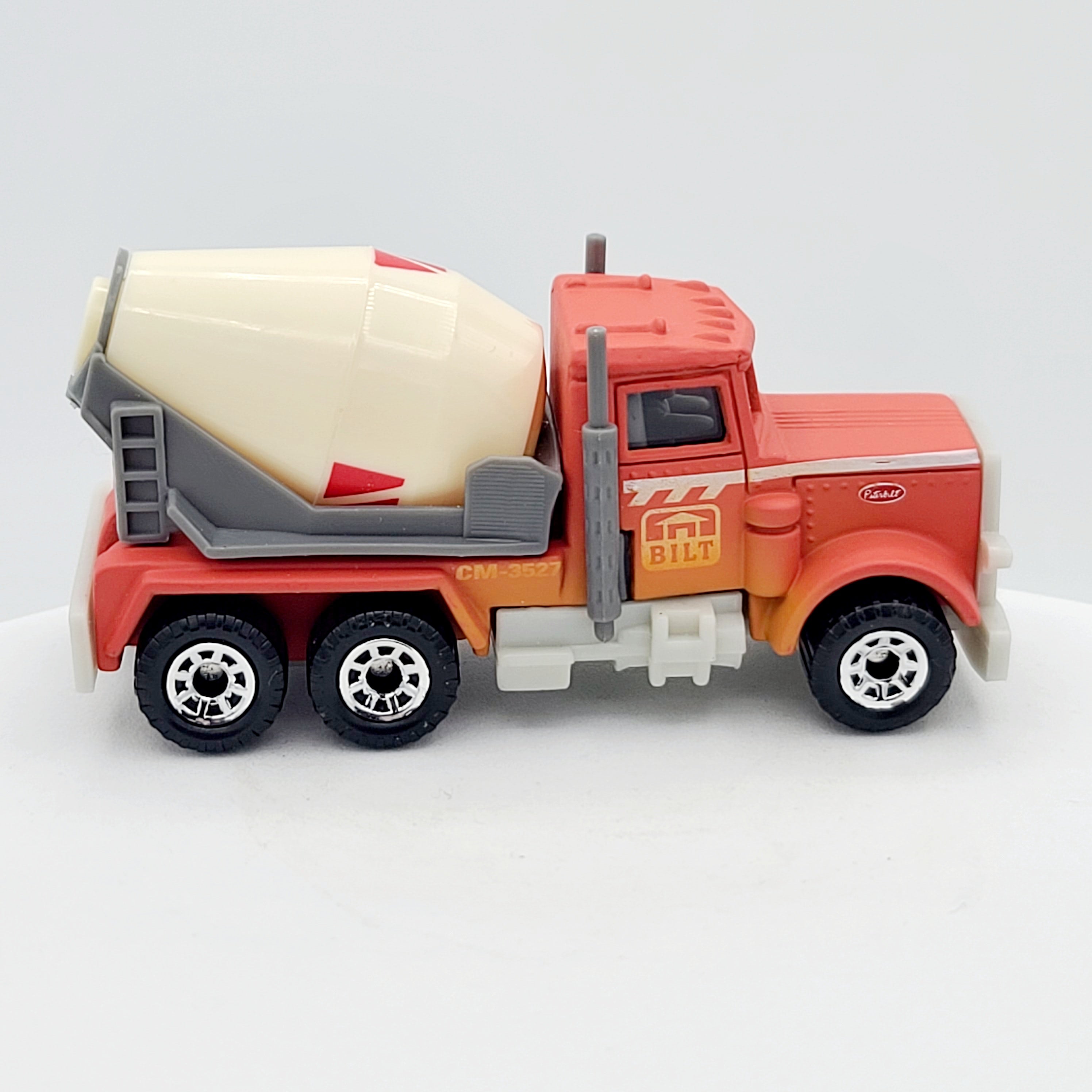 Matchbox Peterbilt i80 Cement Truck (1999 MBX Basic 1-75)